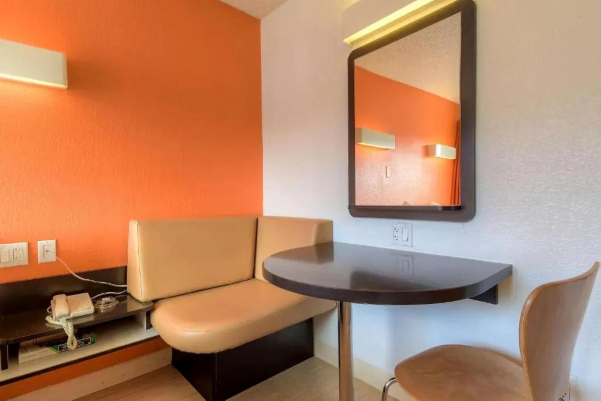 Tropicana By Townhouse Hotel 2*